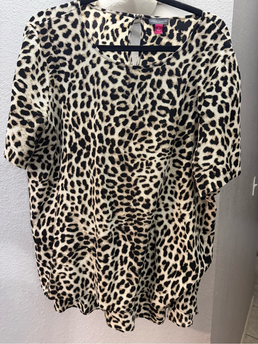 Vince Camuto Short Sleeve Leopard Print Tunic - Black & Cream